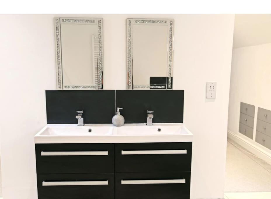 Hen & Stag Retreat Weekend Stay Sleeps 10 To 30 Thetford Dış mekan fotoğraf